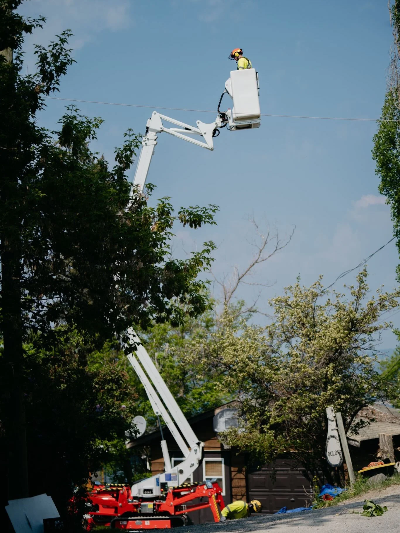 Professional Equipment. Experienced Crew. Exceptional Results.

Behind every tree removal is more than just a chainsaw. It&rsquo;s the combination of specialized equipment, experienced arborists, and a commitment to doing the job safely and professio