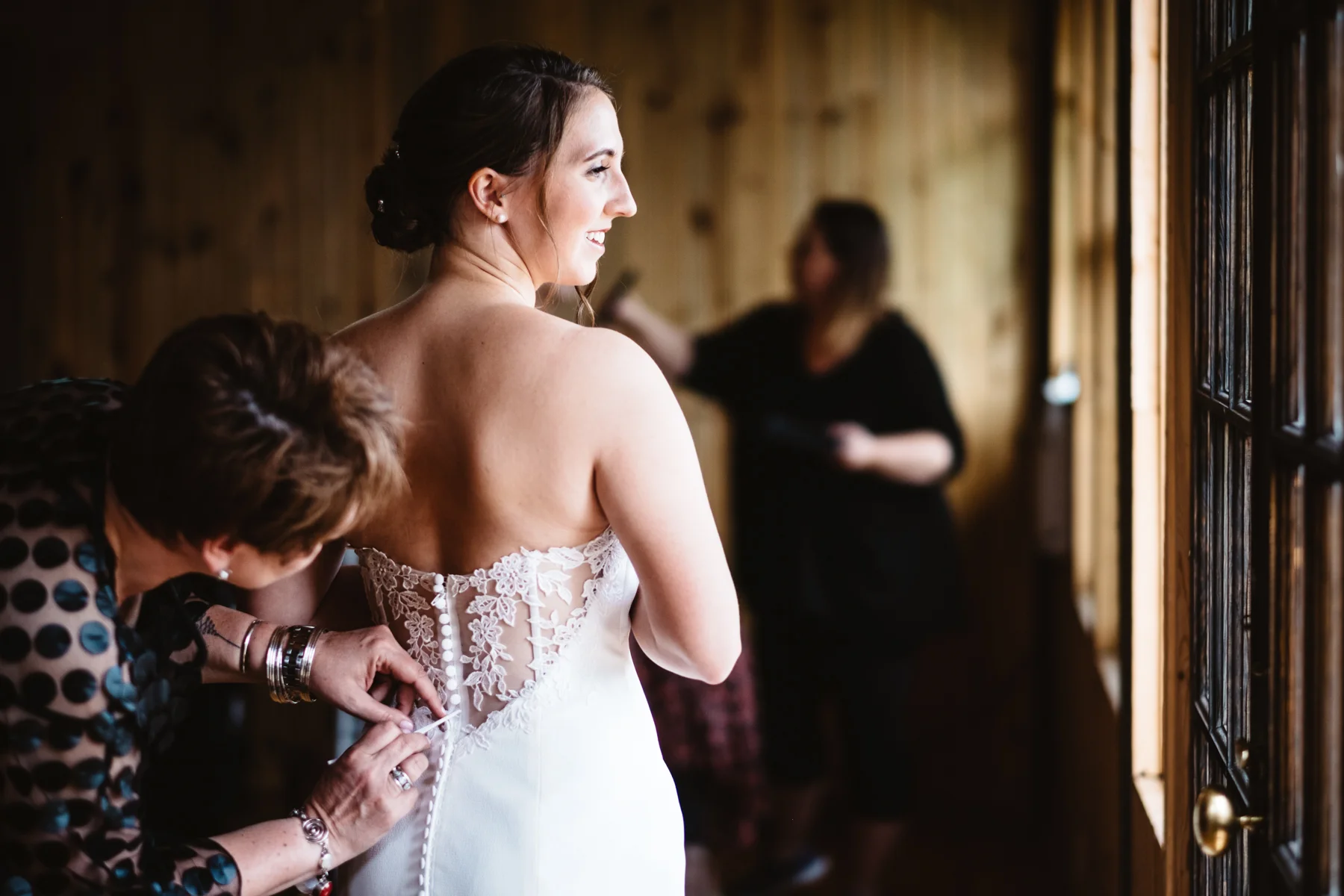 Chelsie+Mike-Lone-Hawk-Farm-Wedding-009.jpg