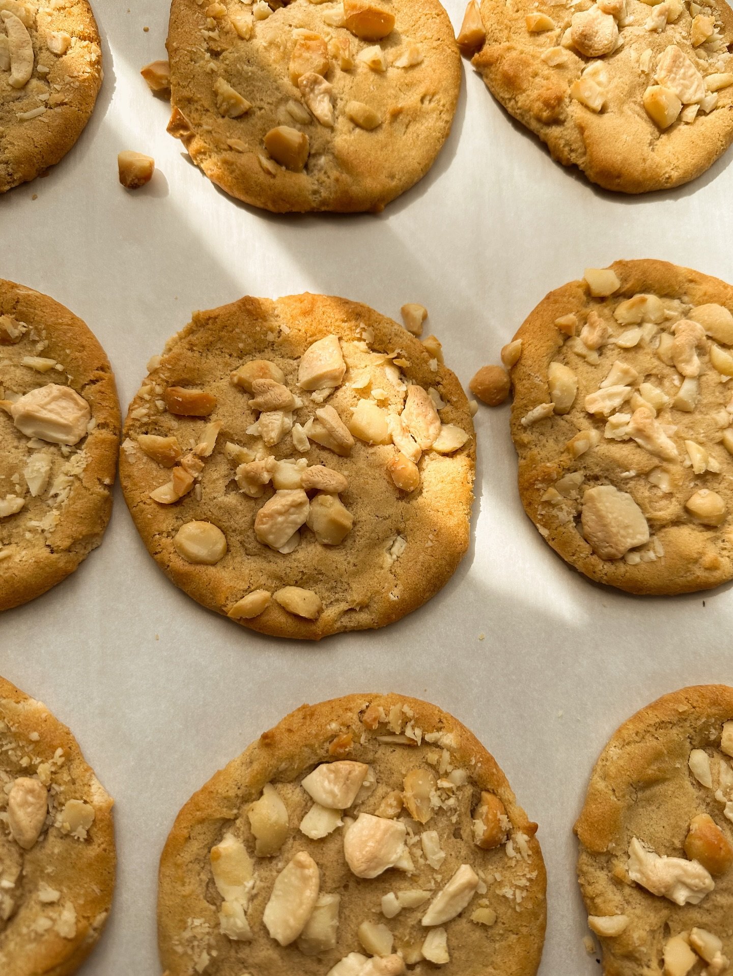 Have you had a chance to try out white chocolate macadamia nut cookie yet?? They have discontinued the vegan white chocolate we use so we are using up the last of this batch😢😢😢 get em while you still can