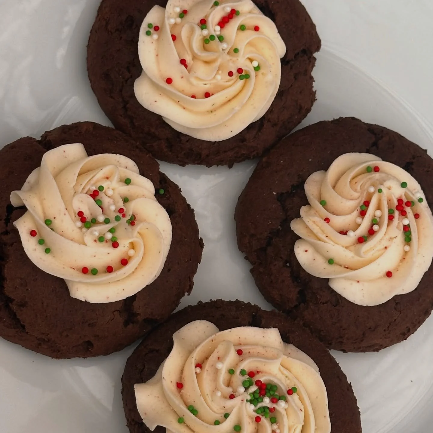 If you&rsquo;re wondering where the mint chocolate whoopies are in the holiday boxes, don&rsquo;t fret! We will try to have these guys available in the case every day until we close🥰 
 8 more days to get your Salty fix ⌛️