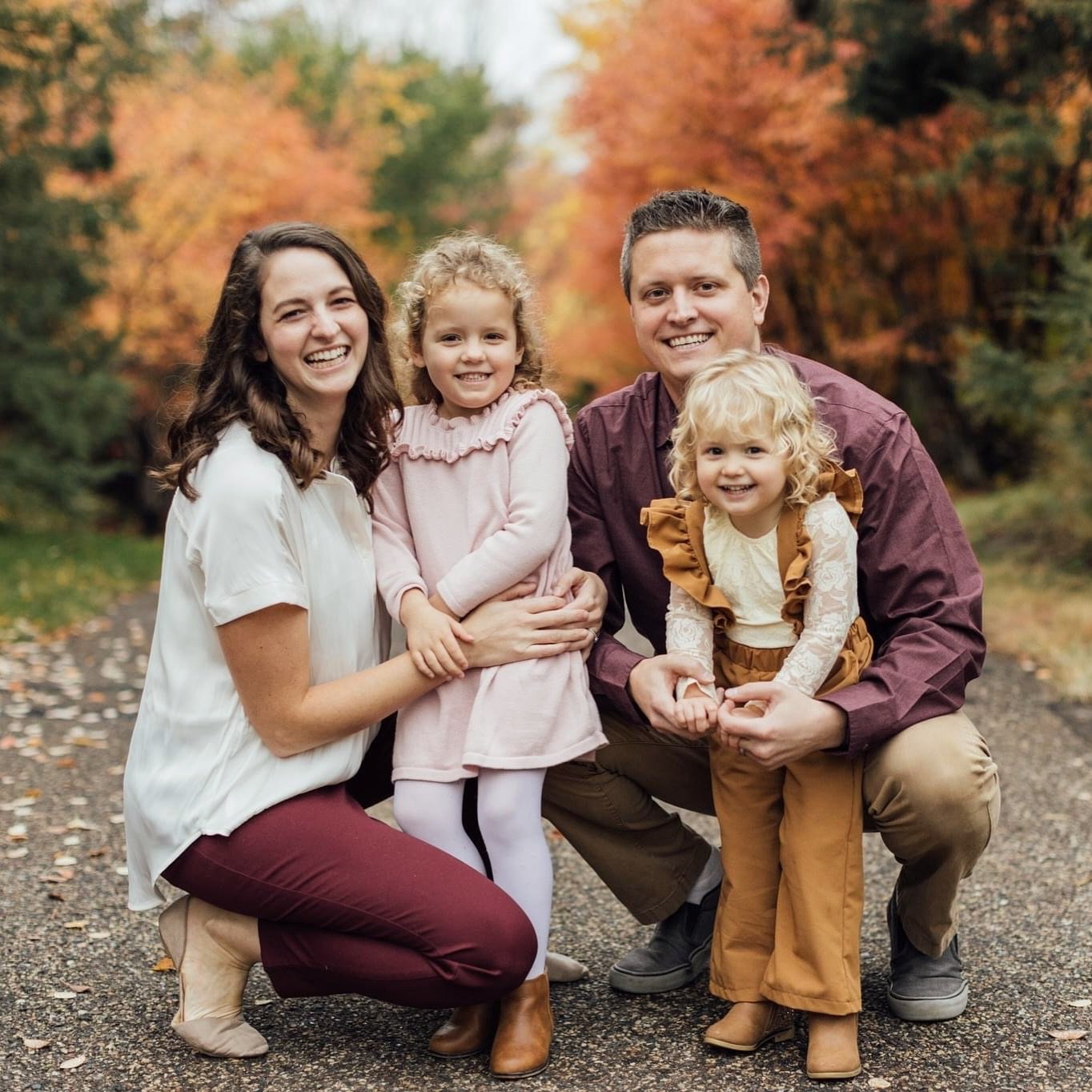 Wrong season I admit but my cousin and her family are too cute not to share ❤️ Also, reminder that I love mini sessions and the weather is perfect out! I&rsquo;ve adjusted my pricing so my sessions are shorter (around 15 minutes now instead of 30) ma