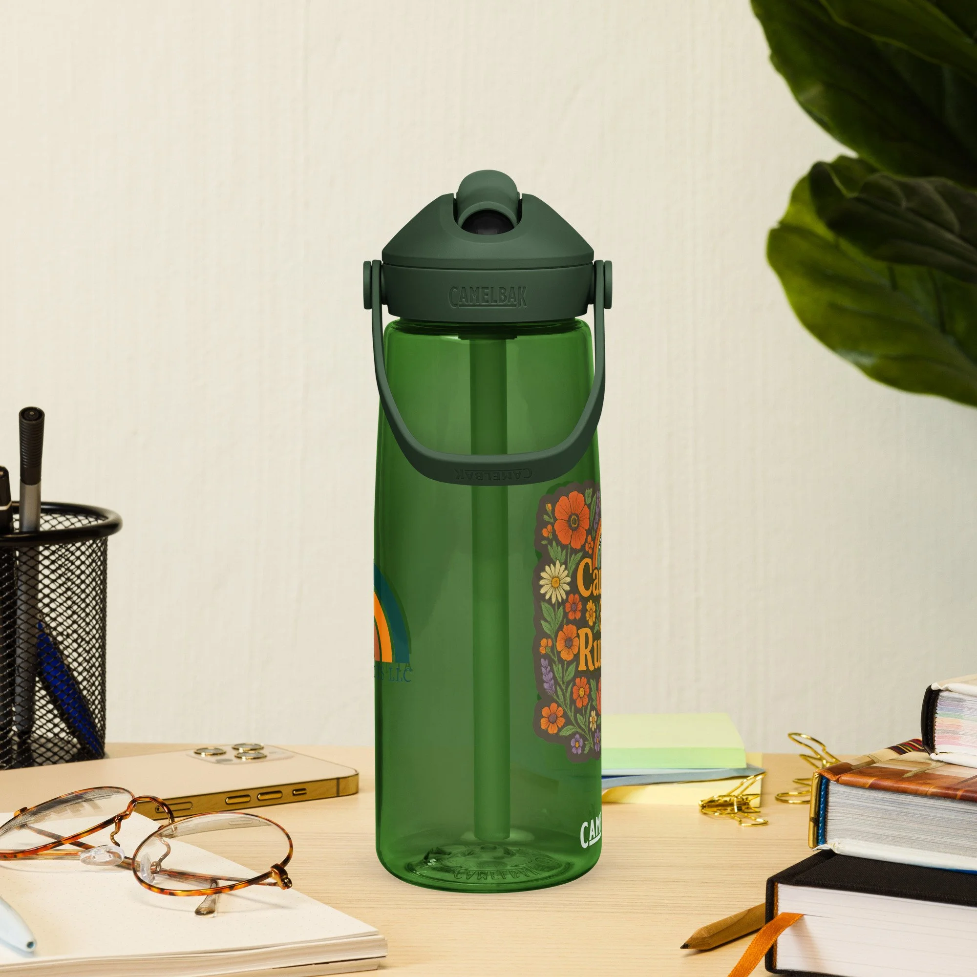 flip-straw-water-bottle-forest-green-right-688c3234db0d7.jpg