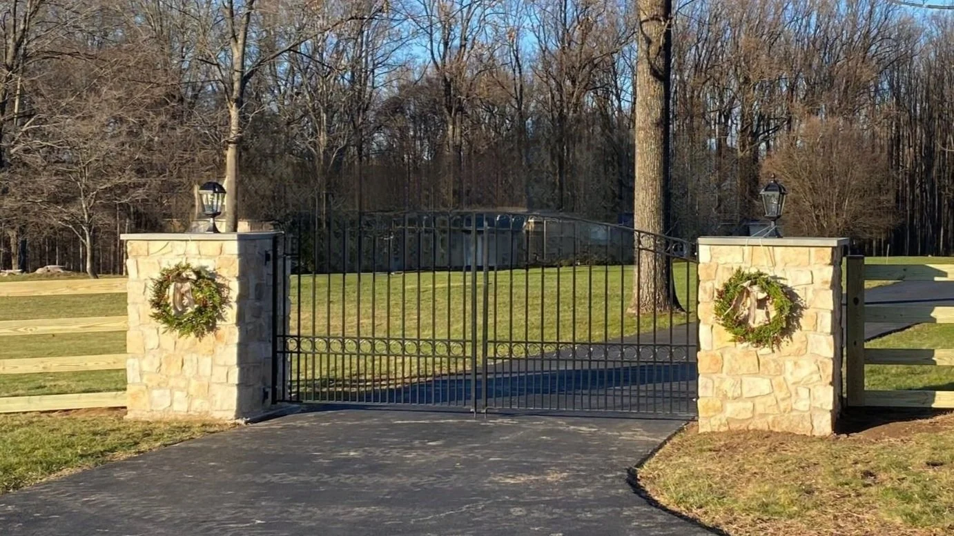 Sander - finished pillars and fence.jpg