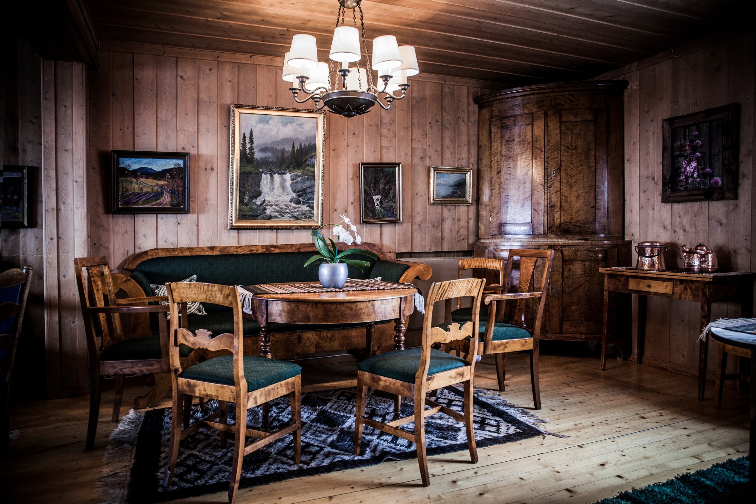 Rustad Hotell og Fjellstue interiør.jpg