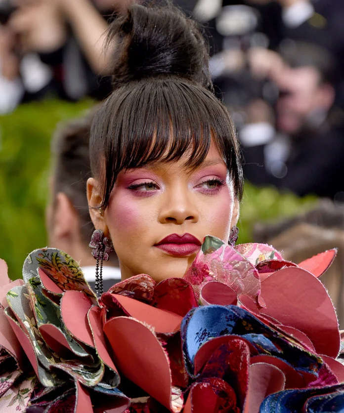050117-rihanna-beauty.jpg