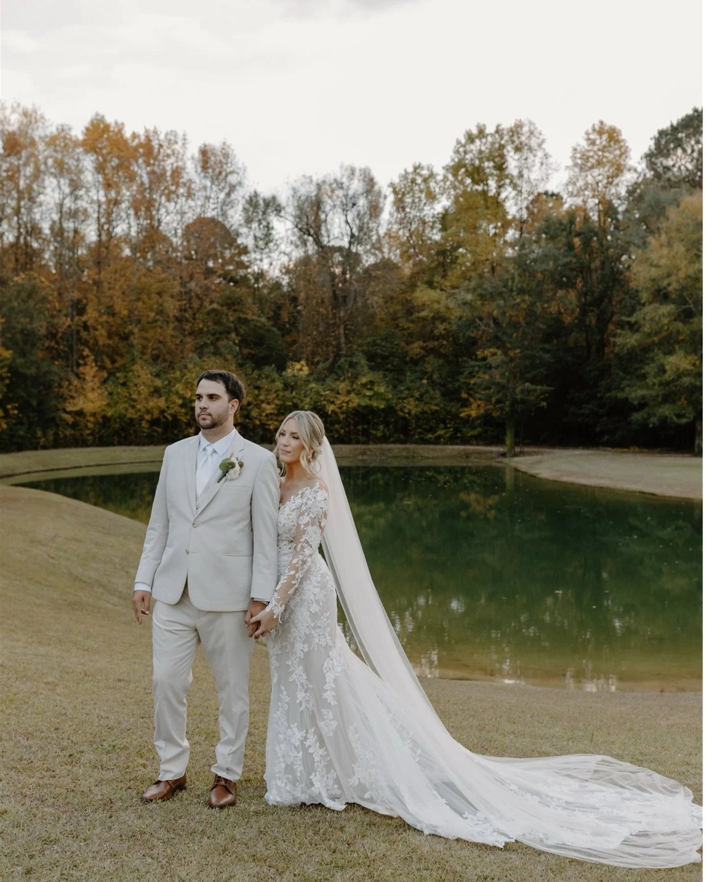 Can we return to the fall vibes instead of dreary winter? 
The Raad wedding was a fall dream. It was Truly a perfect wedding to end 2025.