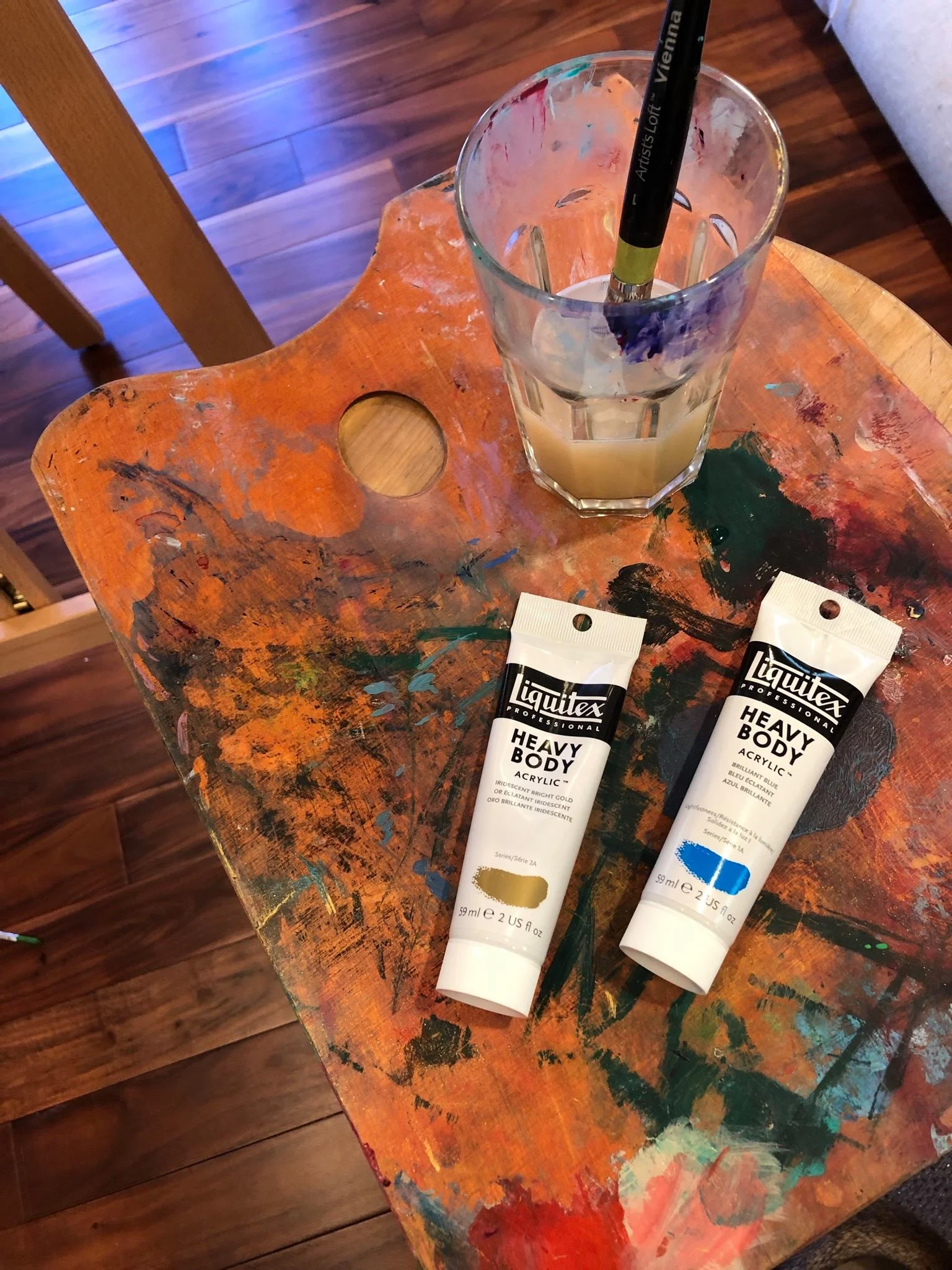 Besides the gold, I’ll be working with the blue you see here. Fun fact: The palette used to belong to my grandpa who spent his life painting still life and drawing incredibly detailed portraits.