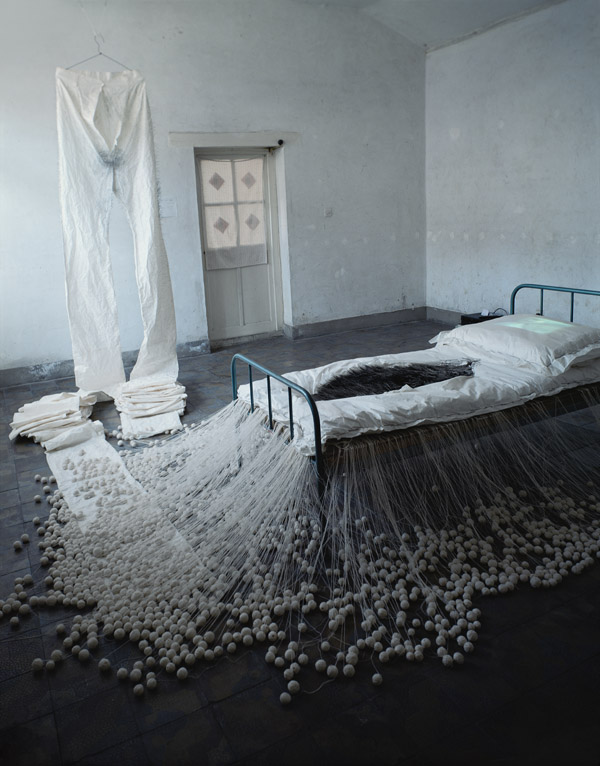 Lin Tianmiao, The Proliferation of Thread Winding (1995)