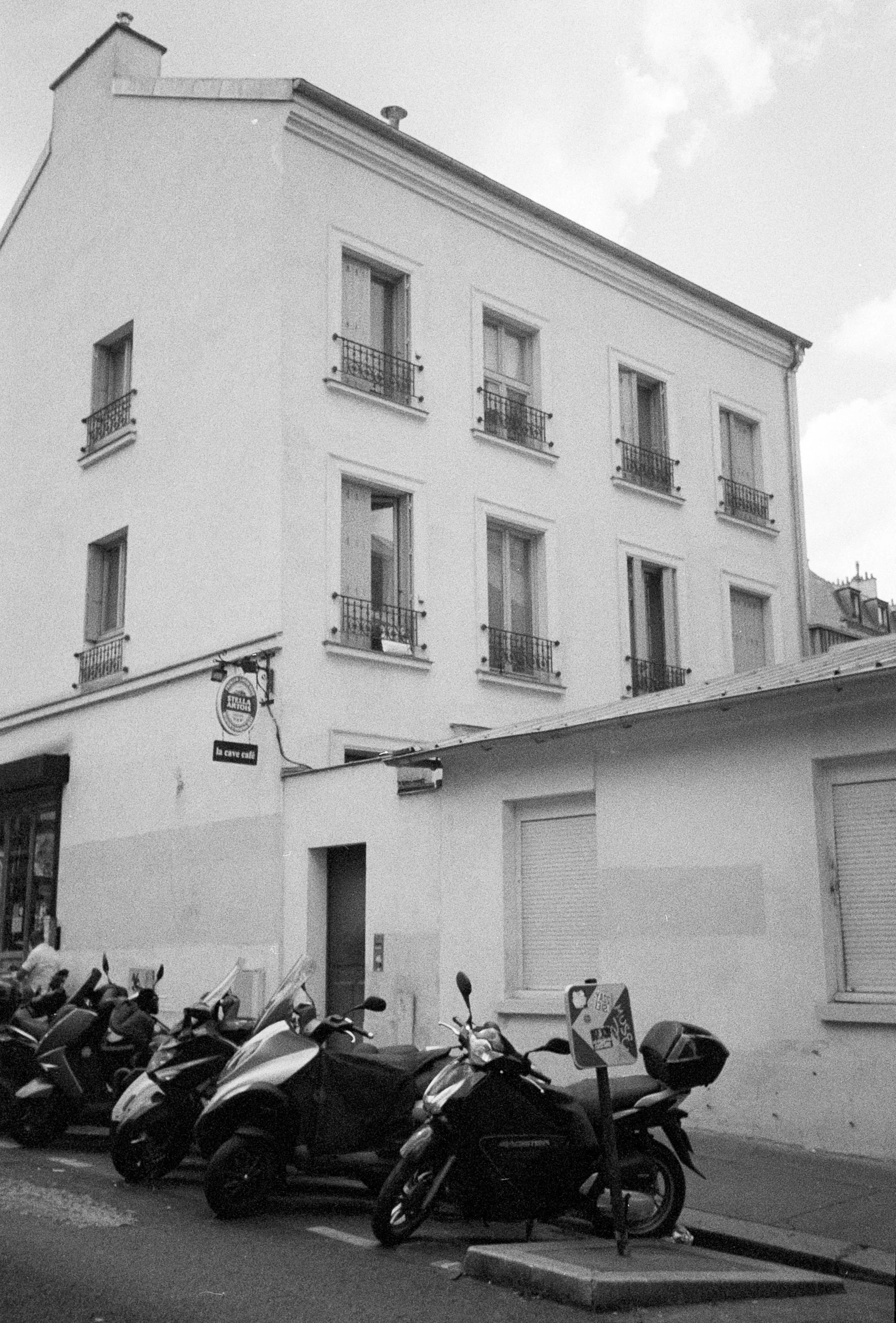 parisbw-01.jpg