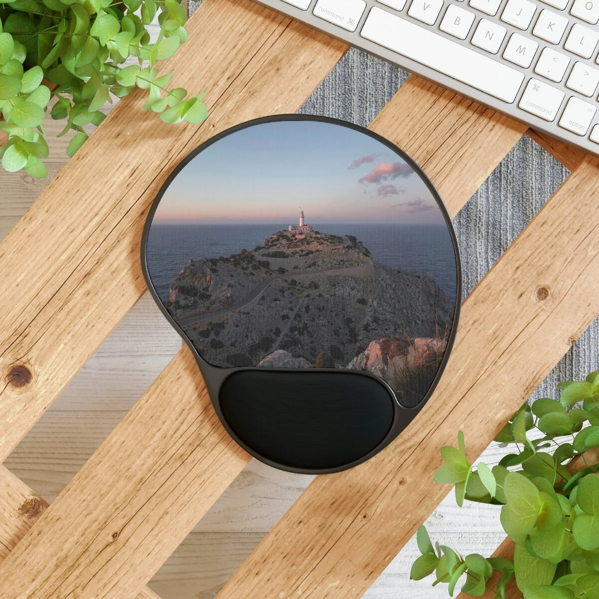 220b70e0cd1b2a4f42b1369906d09bbc