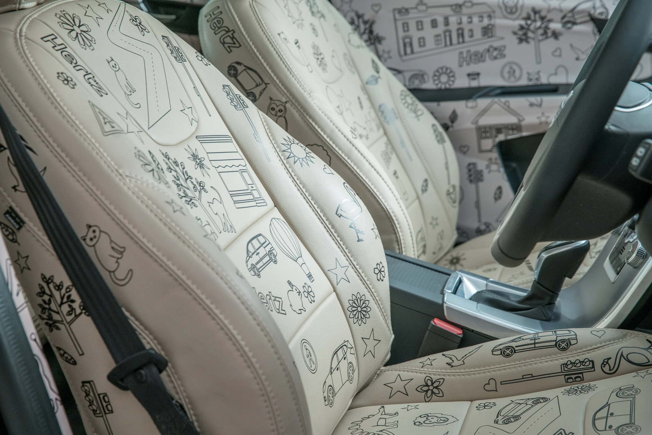 Hertz Colouring-In Car-01479.jpg