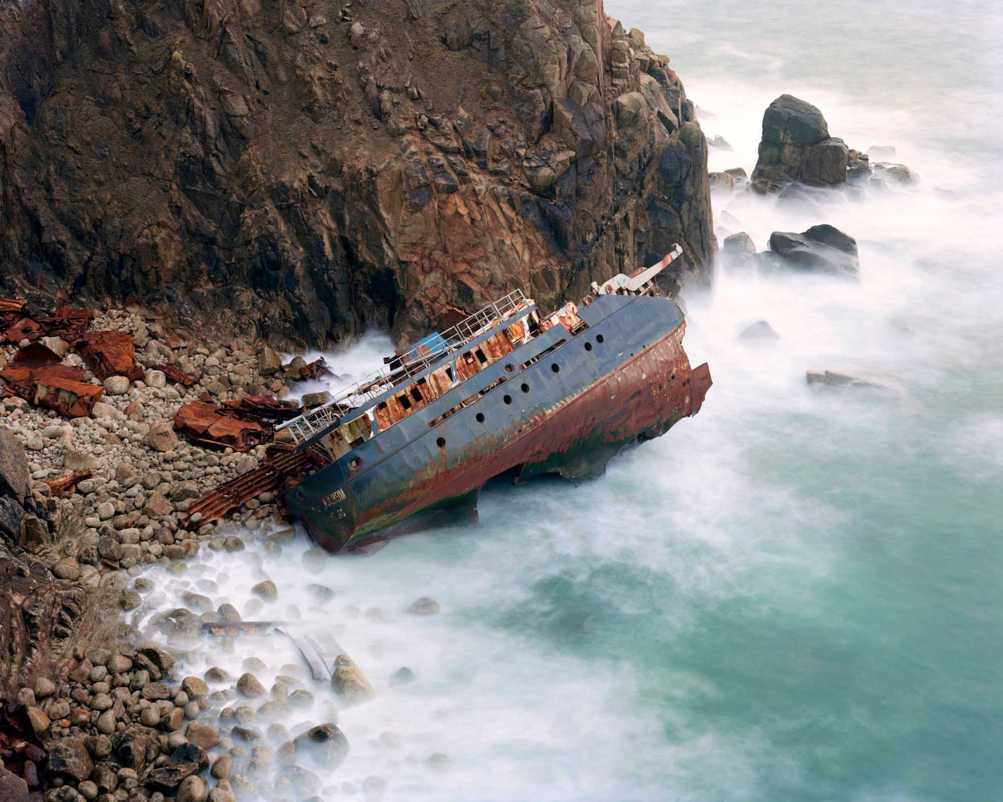  Shipwreck, Mayon Cliff, Pigment Print, 152 x 190 cm, 2008, Edition of 7 