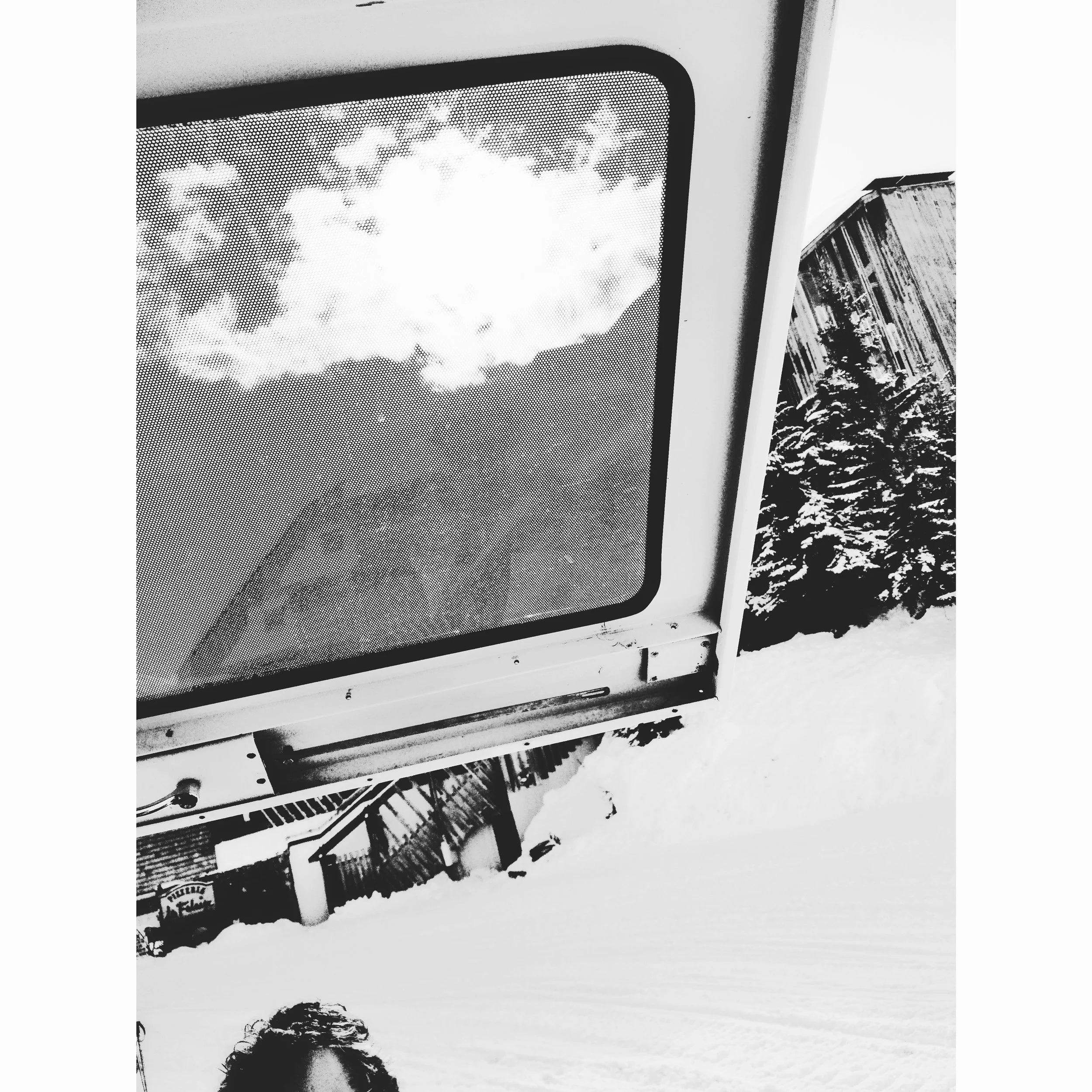  &nbsp; &nbsp; &nbsp; &nbsp; &nbsp; &nbsp; &nbsp;View from ambulance interior. 