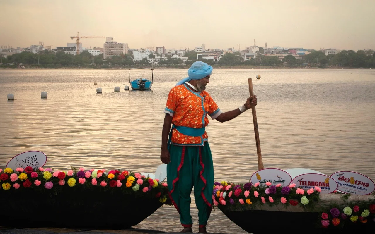 Coracle Boatman_1110034 copy.jpeg