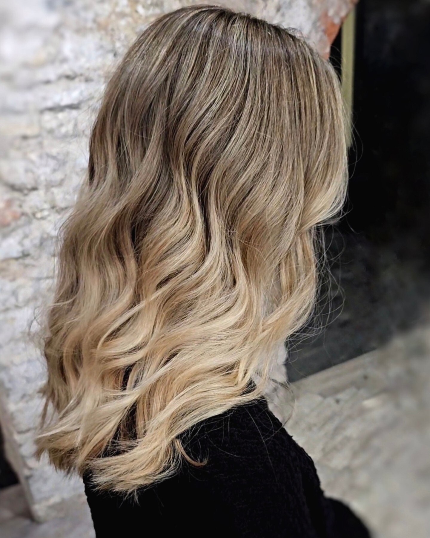 We love a set of highlights that give a glamorous, lived in look for our clients.

Sometimes people don't understand why some hairdressers can charge so differently for highlights. The simple truth is that to achieve beautifully blended highlights th