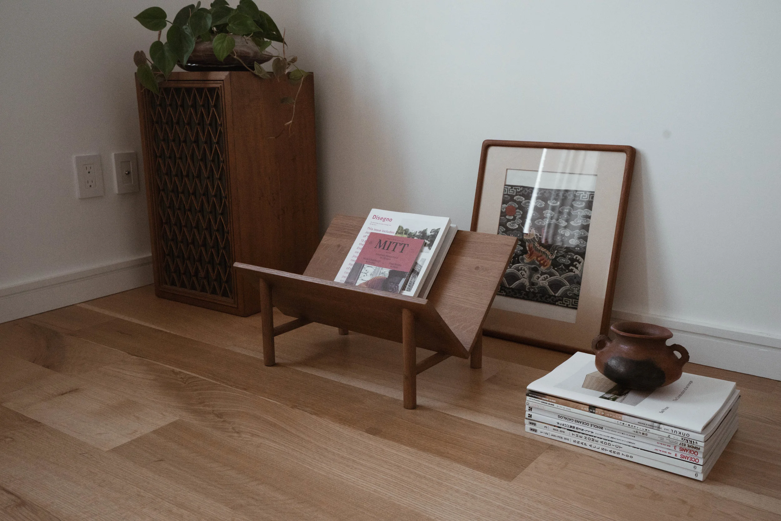 Rise Bookstand - Sun at Six