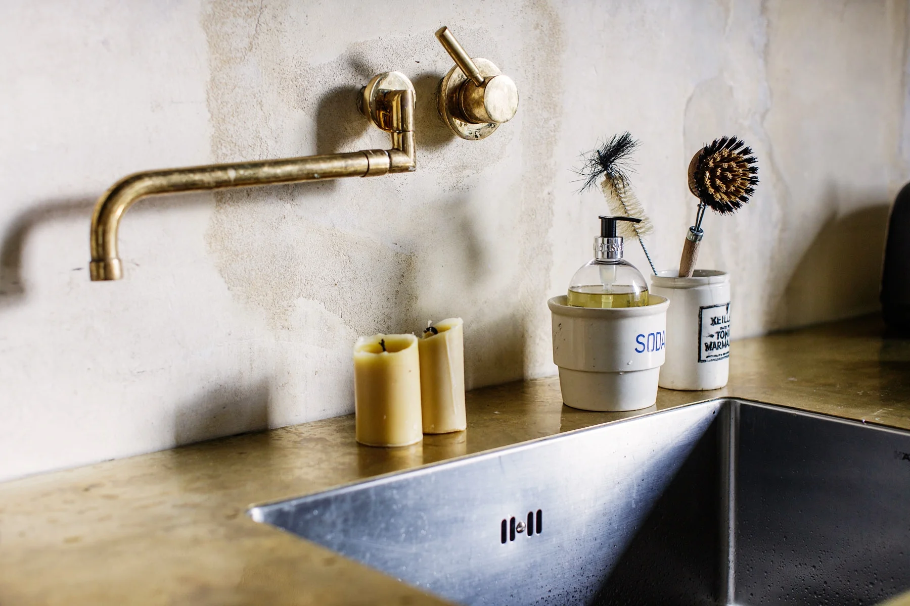 award-winning kitchen design brass