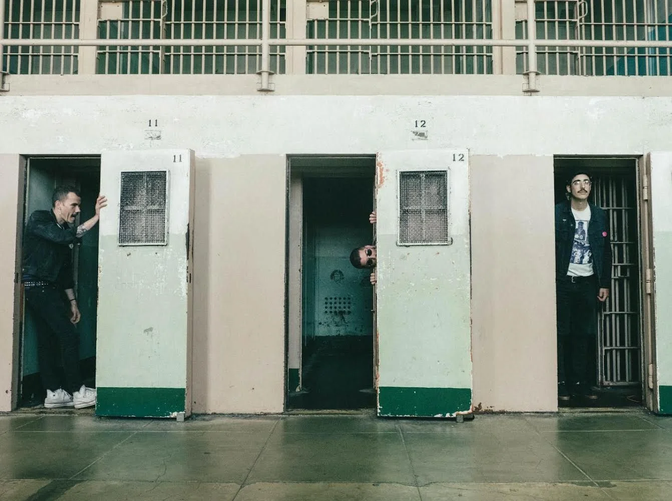 Prison Affair &amp; Snõõper