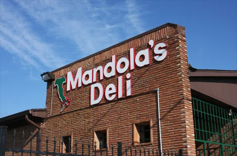 LOCATED AT: 4105 Leeland St Casual, family-run Italian joint dishing up spaghetti & meatballs & other comfort fare since 1975.