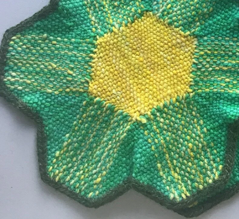 2020 - Finished - Table Topper - Dandy Lion 02.JPG