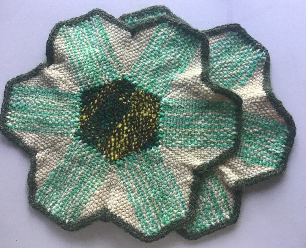 2020 - Finished - Table Topper - Queen Anne 01.JPG