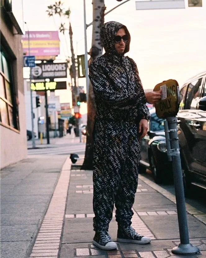 Skinny sighted marking his territory in Hollywood while rocking the official Mosel Riesling jumpsuit. Get yours on exclusively on skinnypablo.com 

📸 by: @thewhatsgood