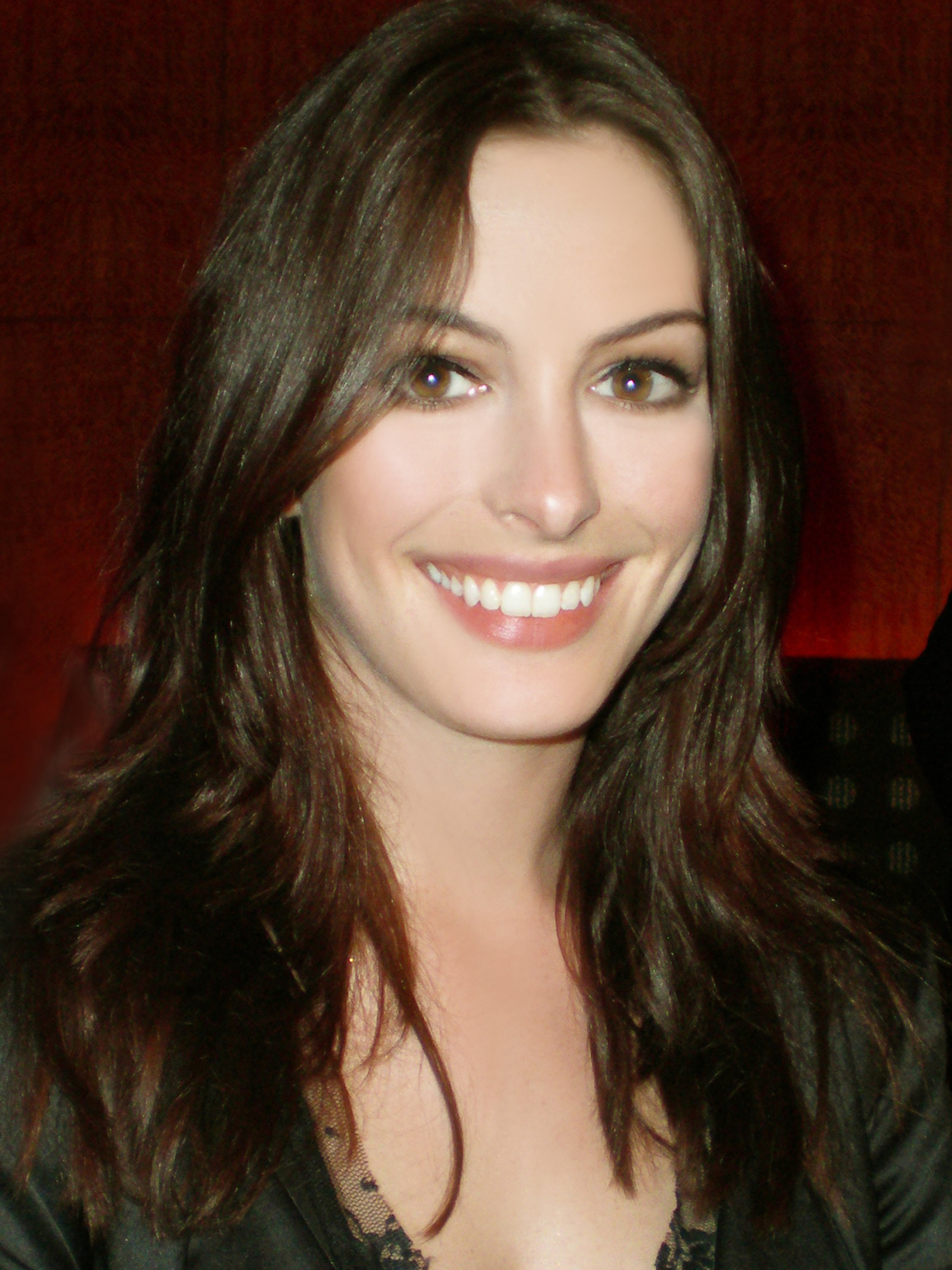 ANNE HATHAWAY | ACTRESS