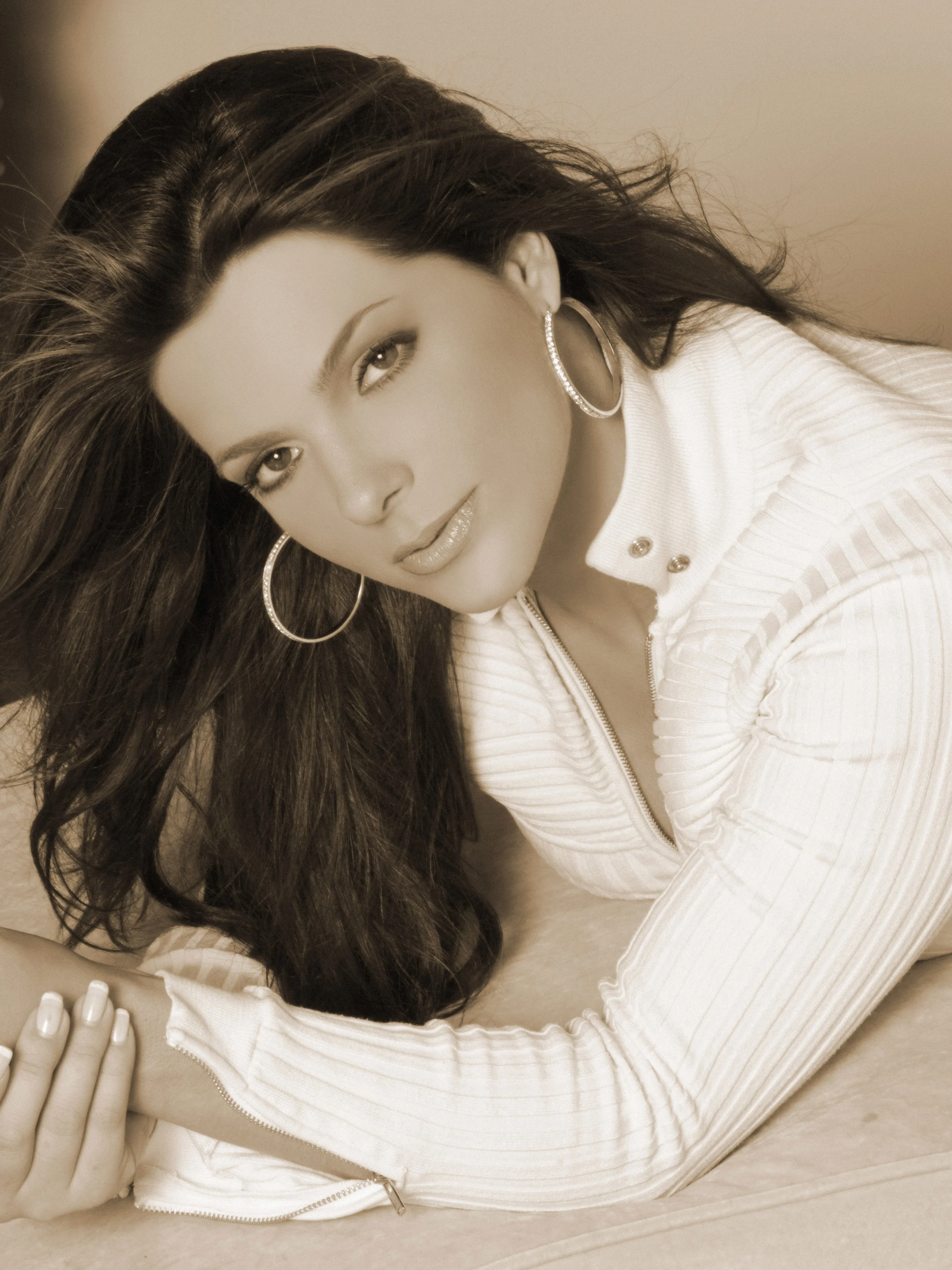 BARBARA BERMUDO | TV HOST