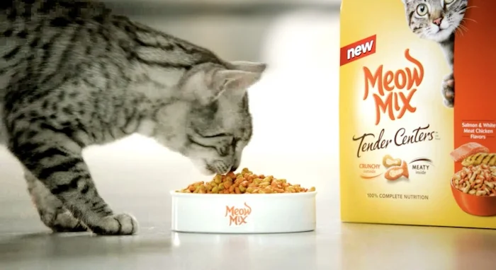 Meow Mix</br><em>Tender Centers</em>|liveaction