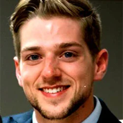 Arik Yates Physical Therapist Assistant Arik Yates, PTA has clinical experience in acute, orthopedic and neurological rehabilitation. He graduated from the Weatherford College Physical Therapist Assistant program in May of 2017 with initial interest in pursuing pediatric physical therapy upon graduation. He has worked in pediatric home health physical therapy prior to coming to the Neurological Recovery Center in September of 2017. Arik has an interest in new VR technology and it's role in Physical therapy with CVA, TBI patients to improve upper extremity coordination/utilization as well as standing stability and balance.