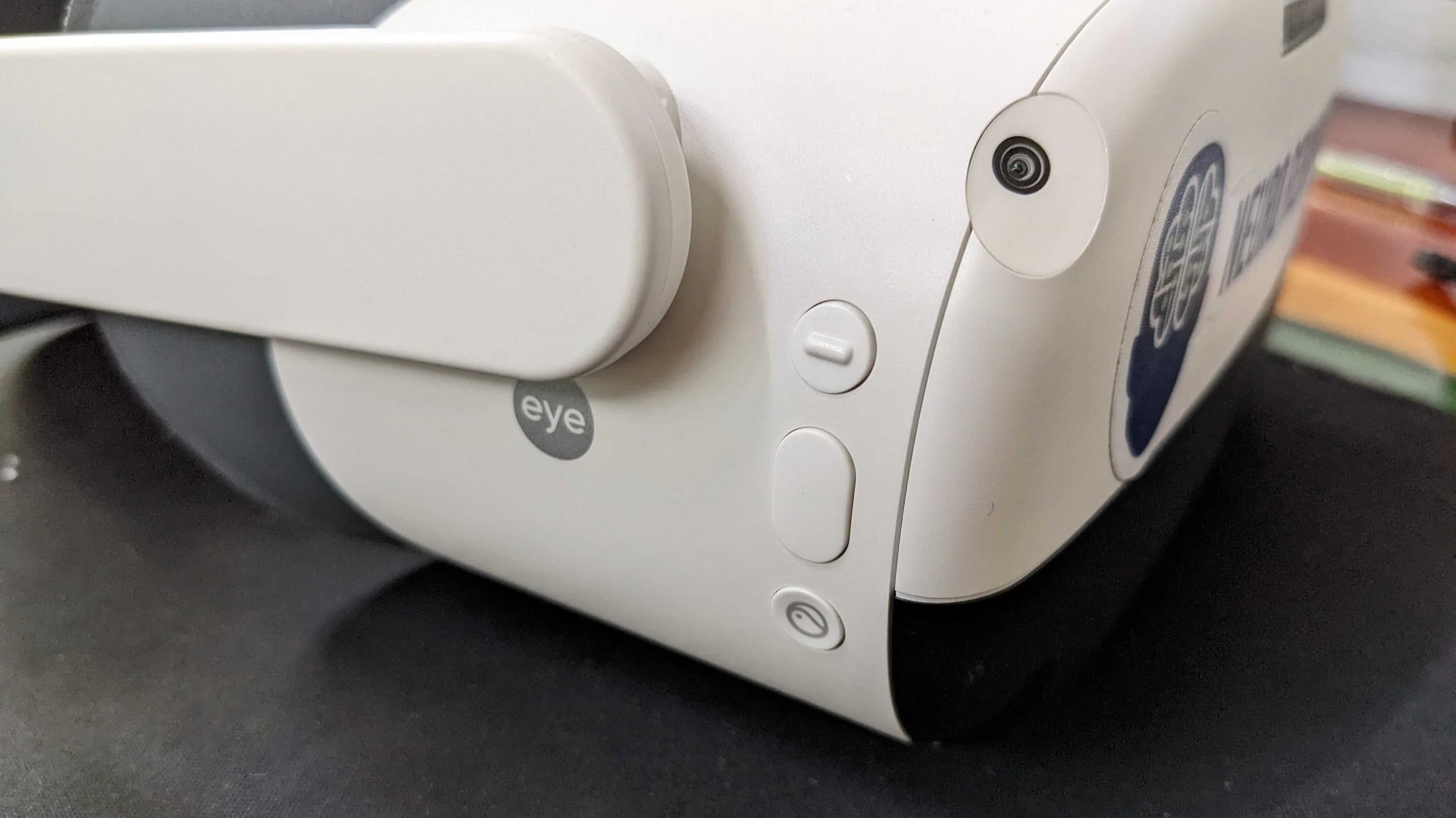 Headset bottom surface