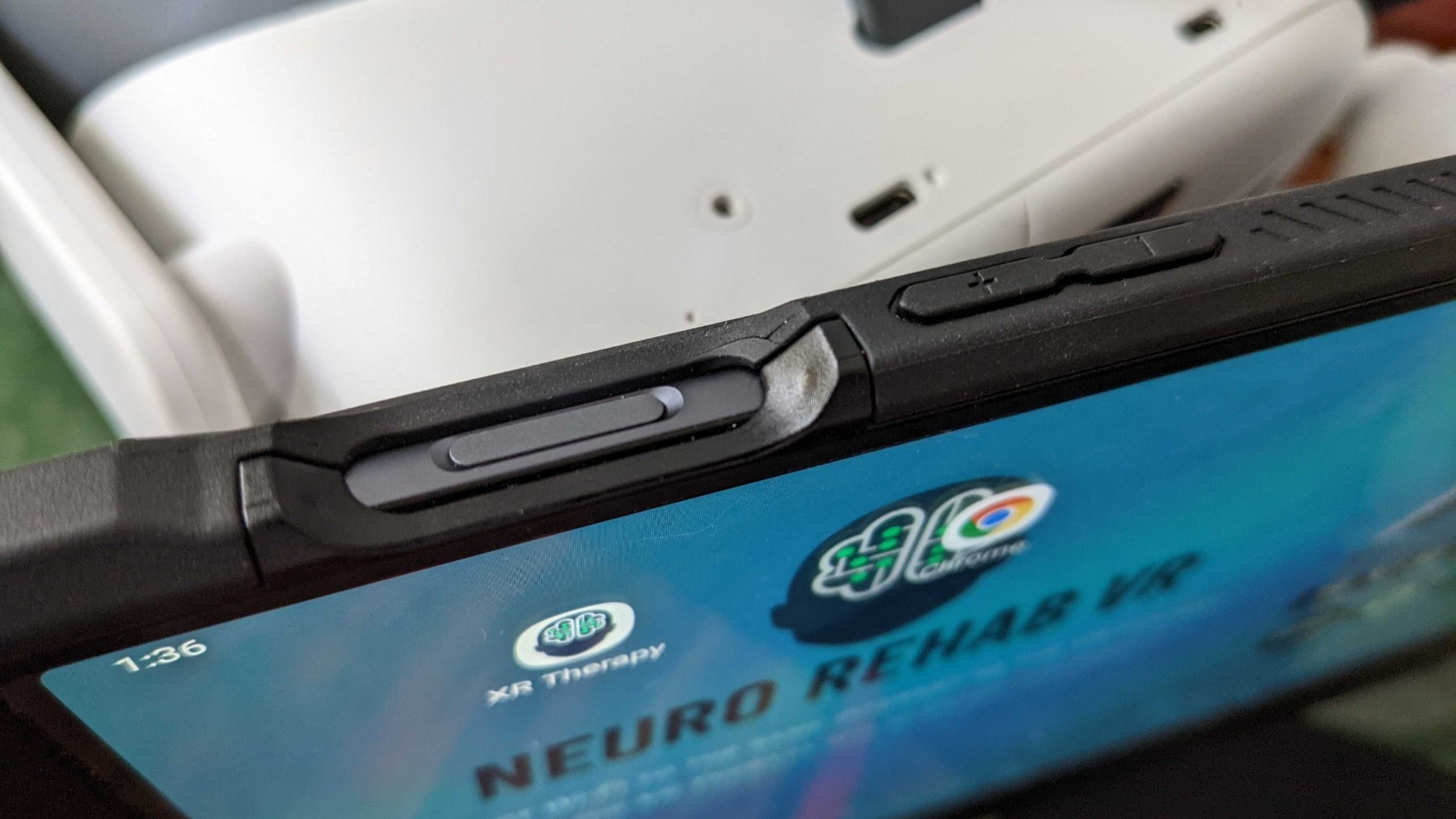 Tablet right surface