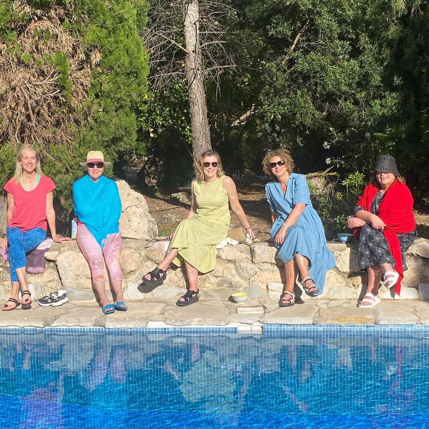 Along with the fabulous food, leisurely lounges by the pool and expeditions through the hills, we have actually been spending time on our mats - honest! 
Halfway through! ⏰✈️

#wellnessretreats #yogatetreat #pilatesretreat #spainretreat #andalucia #w