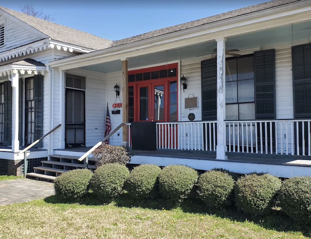 10 Mississippi Mom-And-Pop Diners Locals Swear You’ll Want To Drive Across The State For