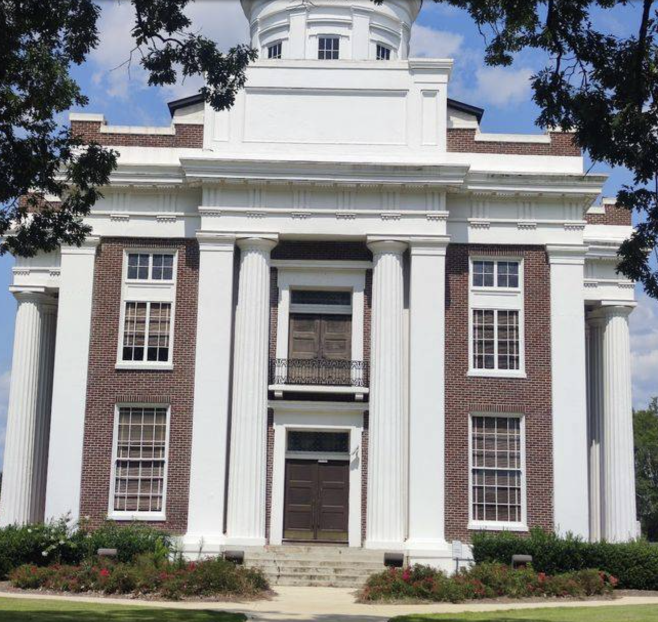 8 Charming Mississippi Towns Every History Lover Should Visit At Least Once
