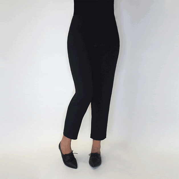 carefree convenience: AKA your new weekend pant Two words: Machine. Washable. The Universal Pant was designed with your (real) life in mind. For spills and drips you can’t predict, this easy-care convenience eliminates dry cleaner drop offs from your already busy schedule (so you can wear comfortably on the weekend without the “What if I ruin my favorite work pants?” stress). 