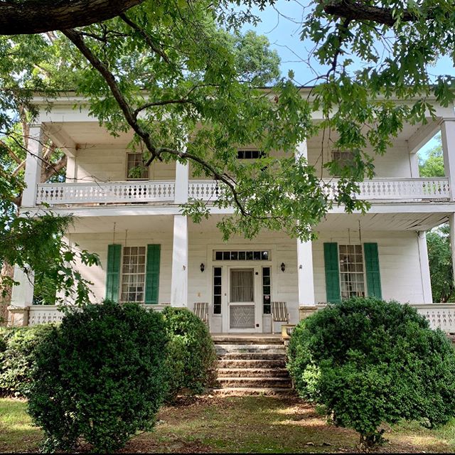 This is the Long House, circa 183O&rsquo;s. It was built by Thomas Long, son of Revolutionary War Captain Samuel Long who served under General Lafayette and was present at Cornwallis when the British surrendered. And uncle to Crawford W. Long. It is 