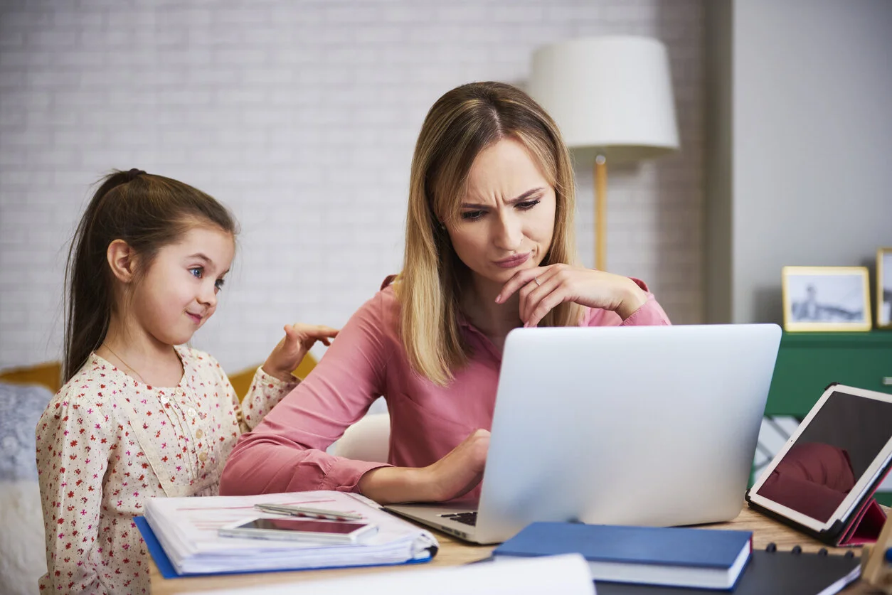 Working While Parenting: 6 Ways to Make it Easier for Employees