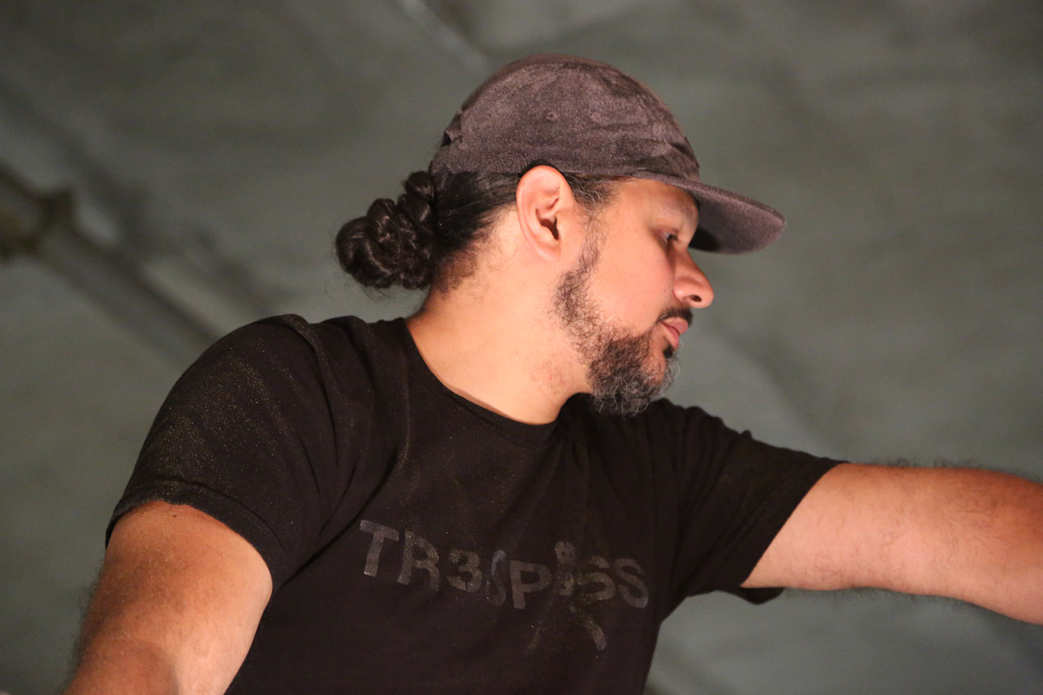 Born in Juarex, Mexico and raised in Dallas, Texas, Marka27’s foray into the art world began in the city’s streets mastering the art of graffiti. Advancing to earn his BFA from The Museum School of Fine Arts in Boston, Massachusetts, Marka27 becam