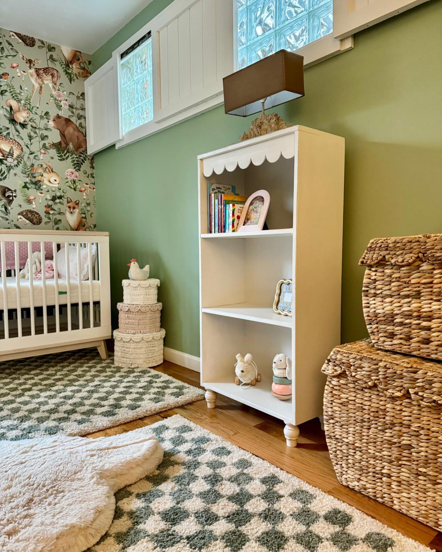 We loved re-creating this bookcase for baby girl&rsquo;s woodland nursery 🦊 Don&rsquo;t pay crazy prices for cheaply made furniture&hellip; buy vintage and get creative. And if you can&rsquo;t, we&rsquo;re always here to help!