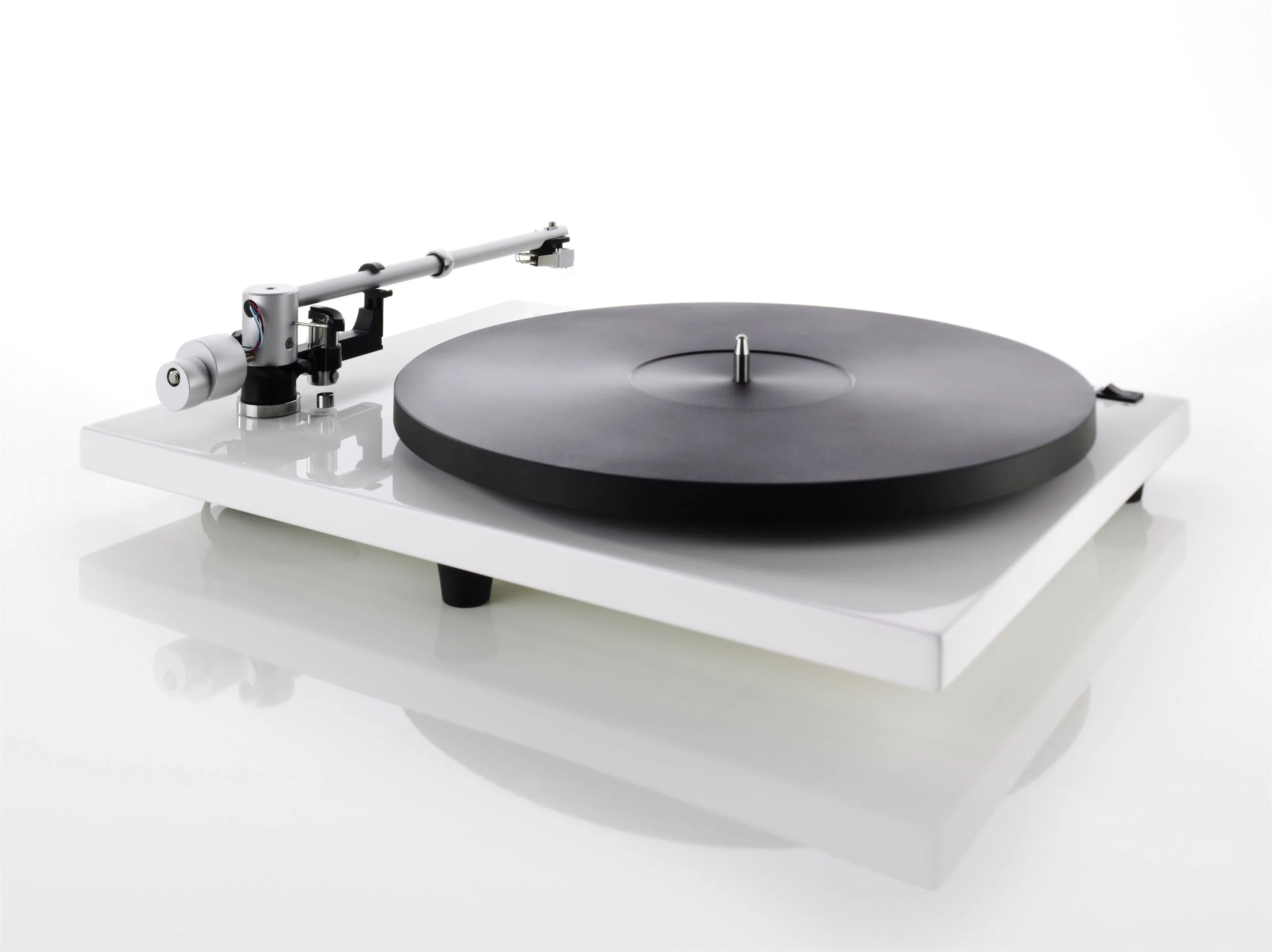 Thorens-TD203-White-03.jpg