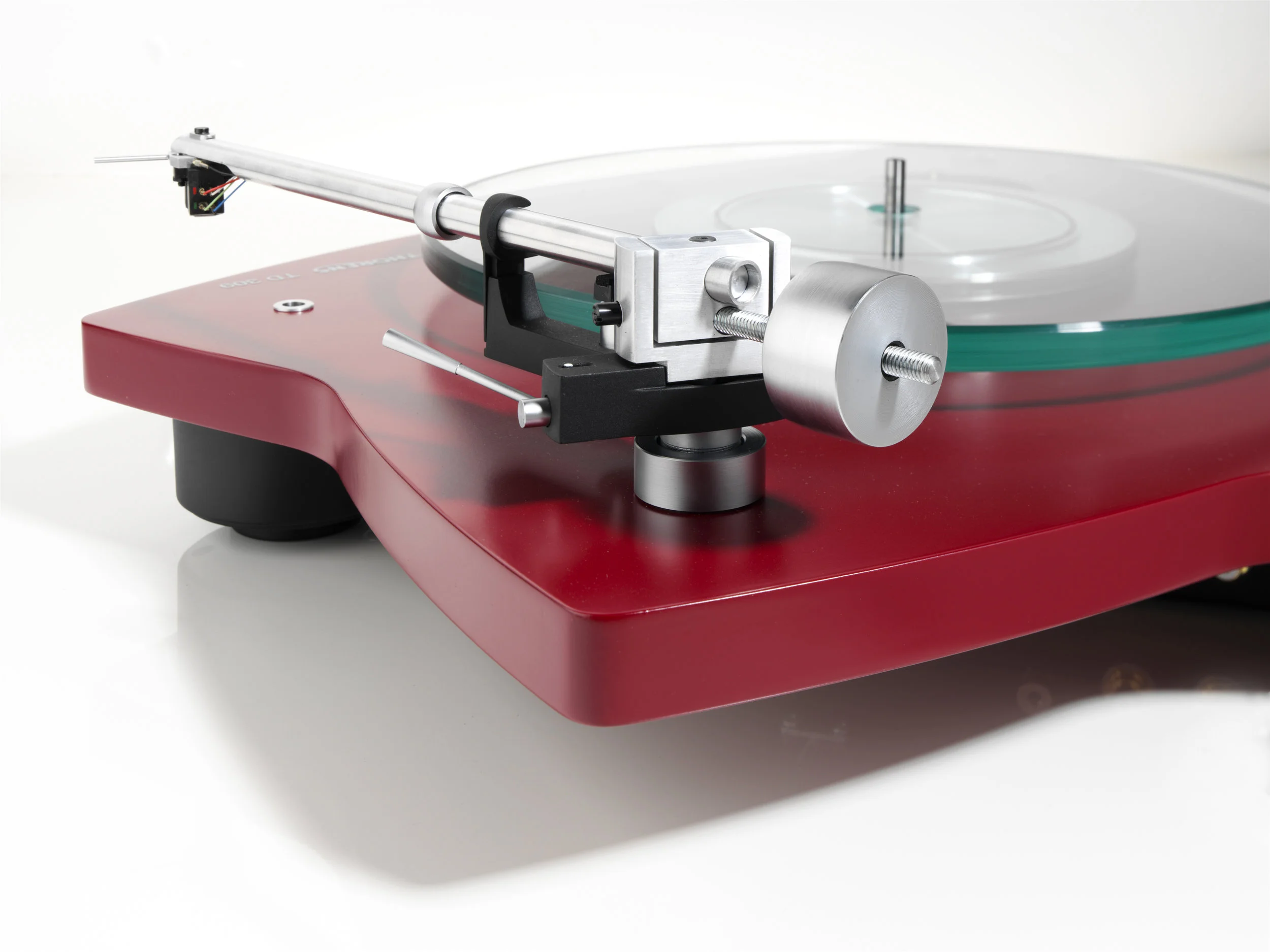 Thorens-TD0240-RedMat-04.jpg