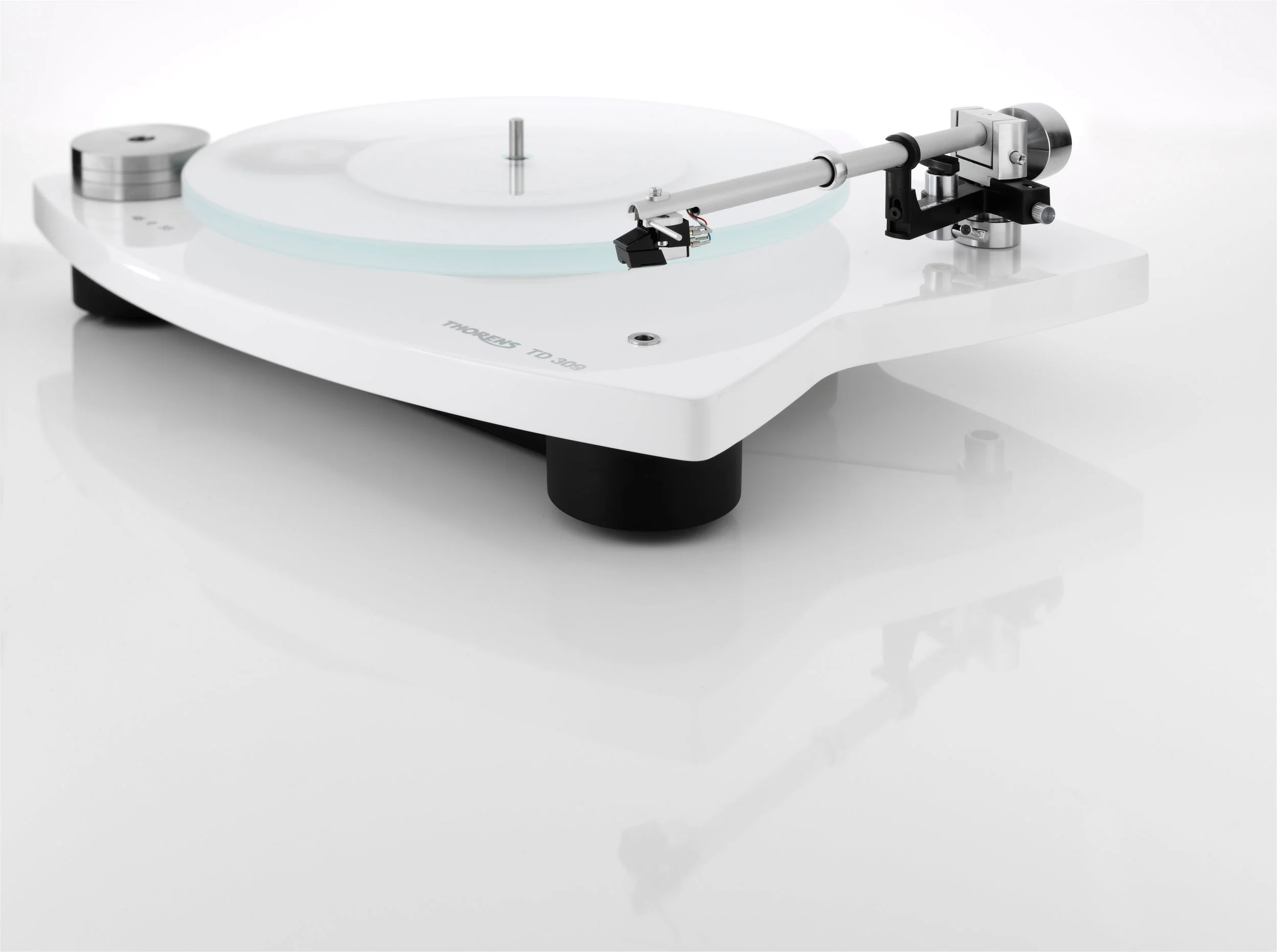 Thorens-TD0240-WhiteGloss-02.jpg