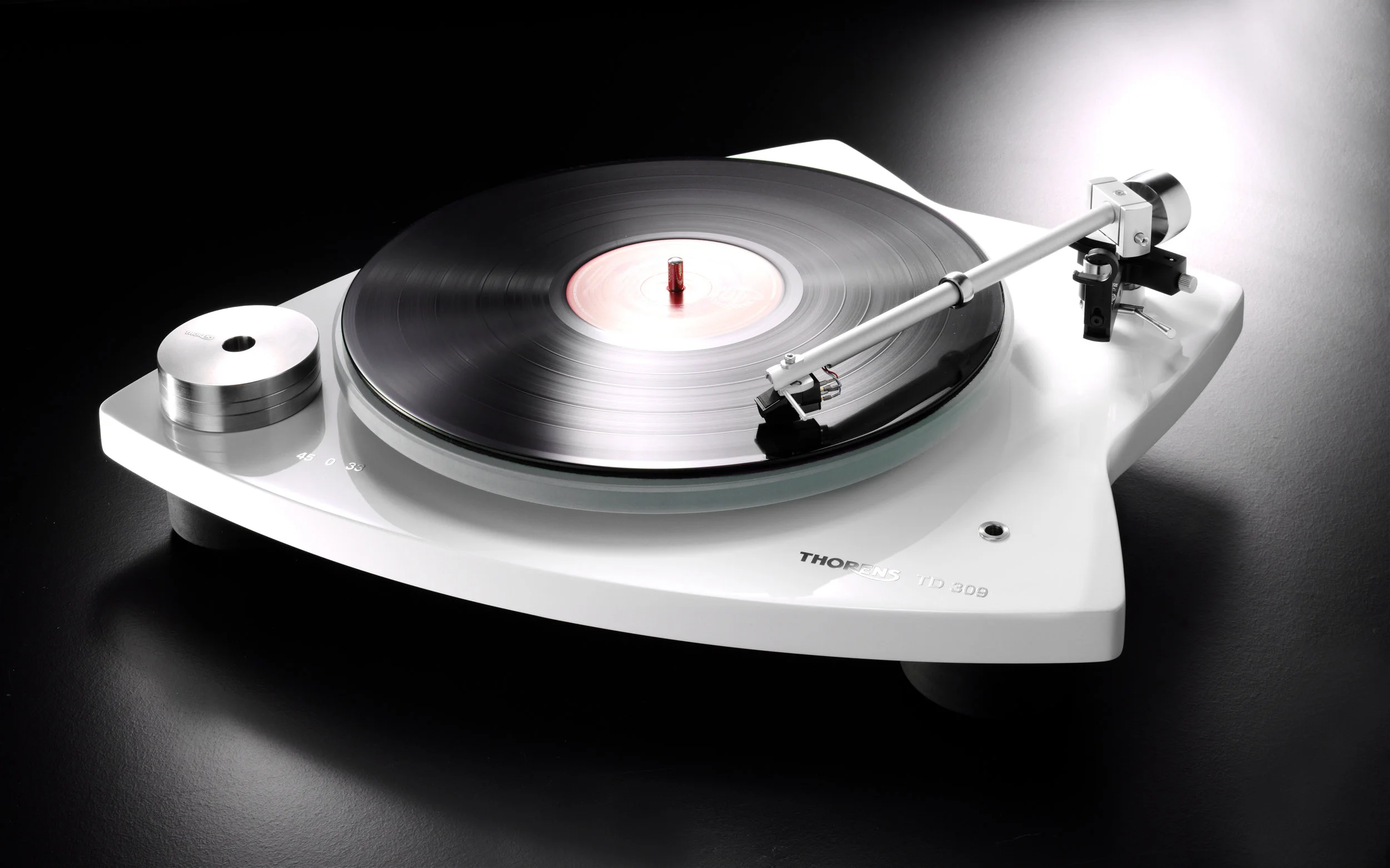 Thorens-TD0240-WhiteGloss-04.jpg