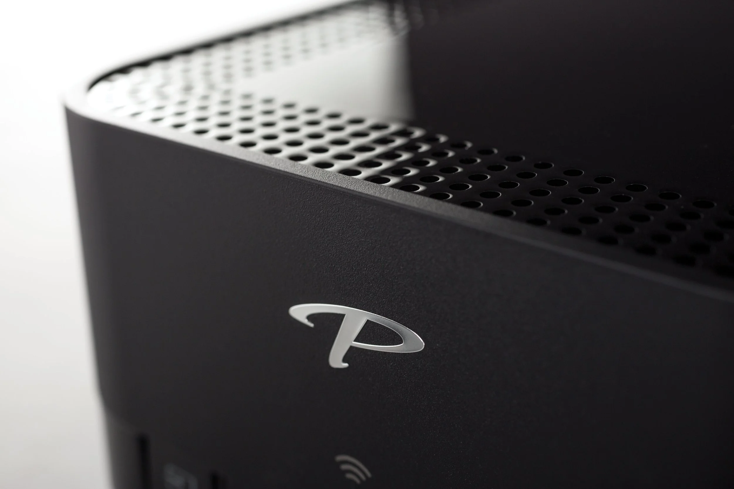 pw-amp-top-macro_19534851348_o_z.jpg