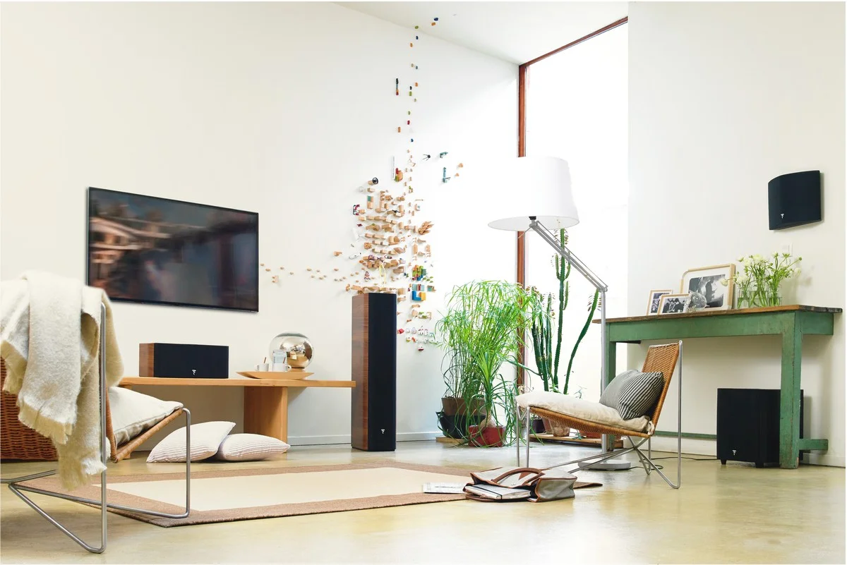 Focal-Chorus-726-CC700-SR700-Sub300P-Ambience-02-srgb-1200.jpg