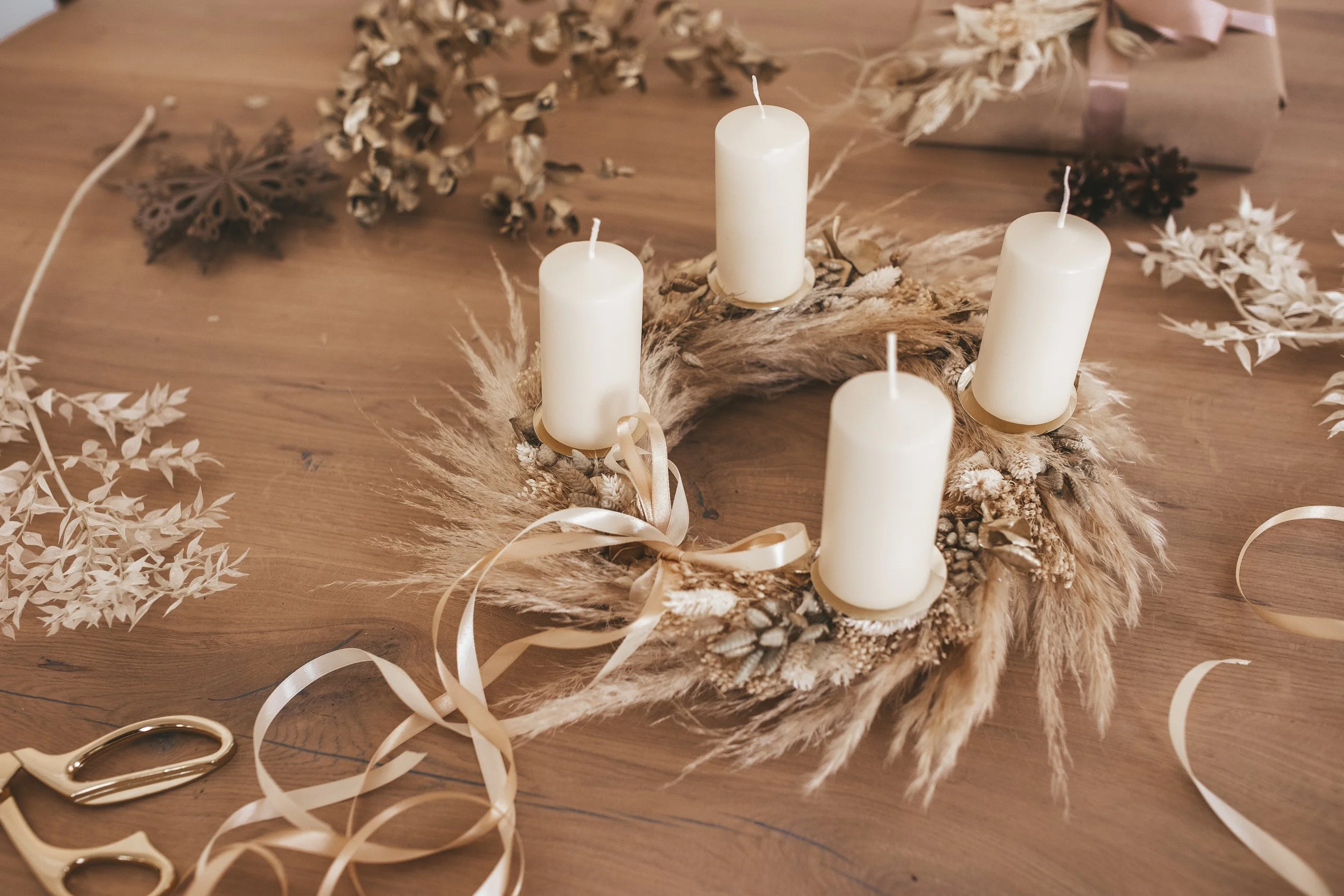 kristinahader-krisaint-X-WeAreFlowergirls_DriedFlowerChristmasWreath_kristinahader-krisaint-9639.jpg