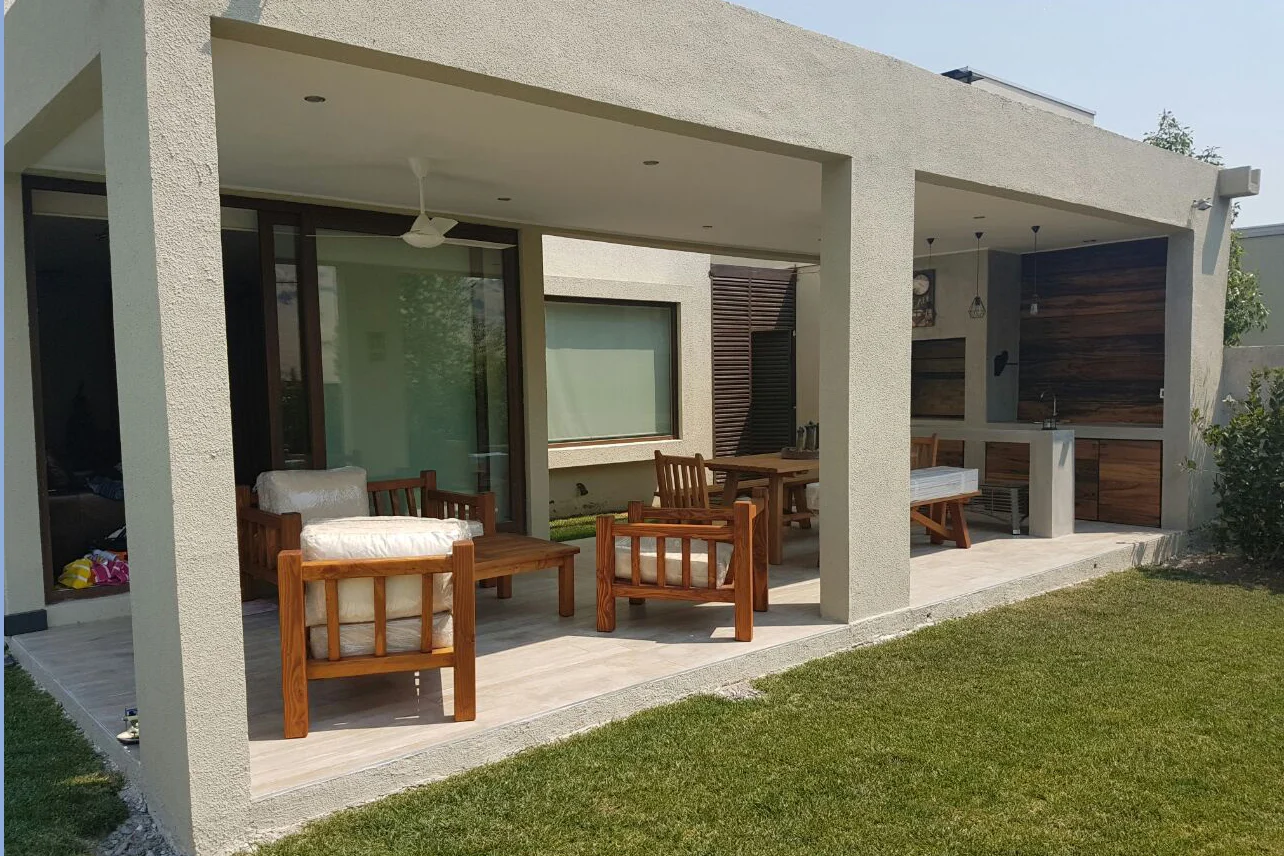 Quincho Cotoras Portada.jpg