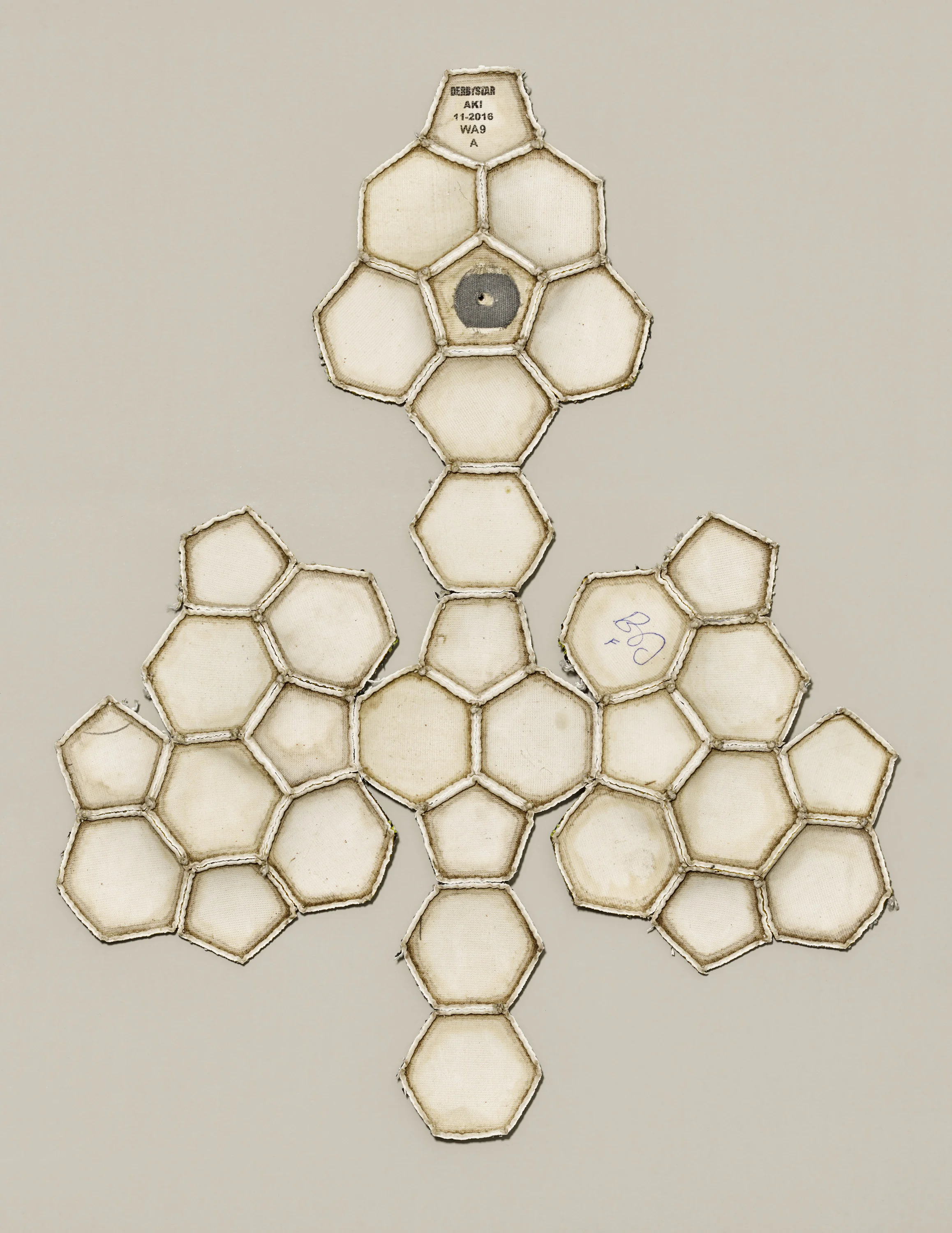 817 MacGuffin_BallReal_Nr6_61525-2_extra_bg.jpg