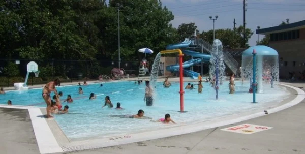 Stoner Park Splash Pad & Pool in Los Angeles
